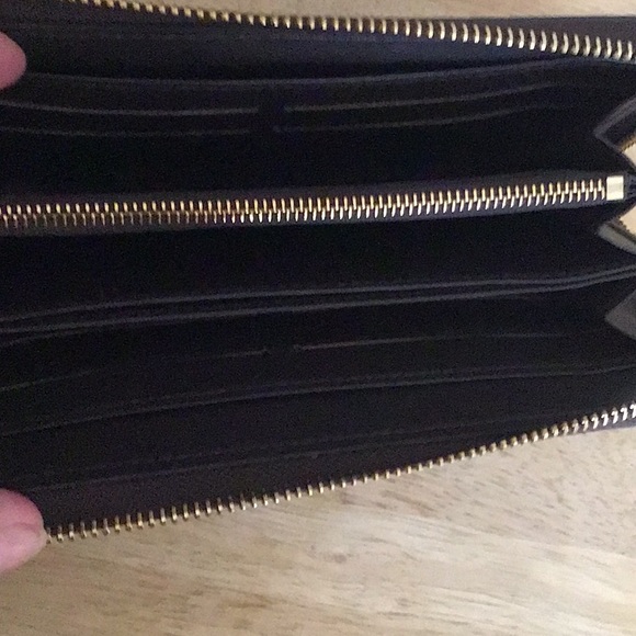 Women's Black Zip Up Black Patent Leather Wallet EUC - Picture 3 of 3